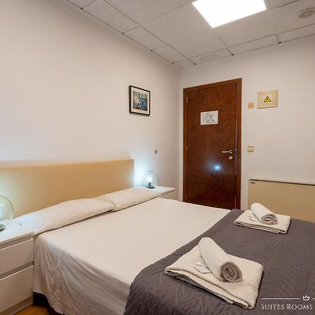 Pension MonaLisa Luxury Suites Valence Extérieur photo