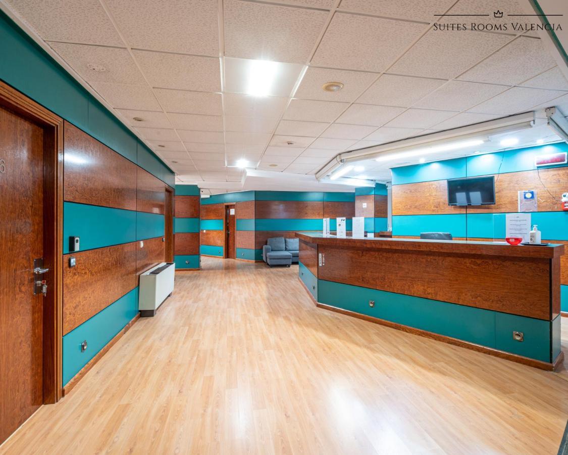 Pension MonaLisa Luxury Suites Valence Extérieur photo
