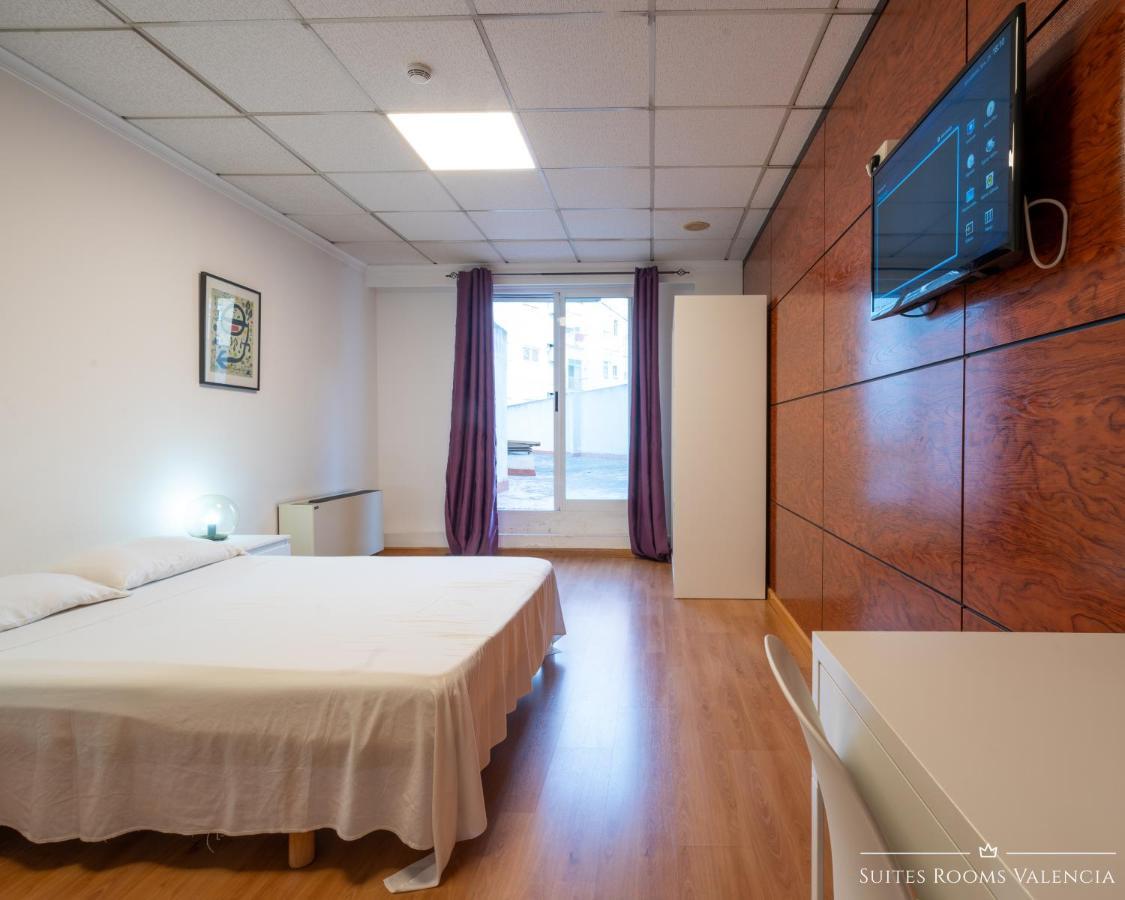 Pension MonaLisa Luxury Suites Valence Extérieur photo