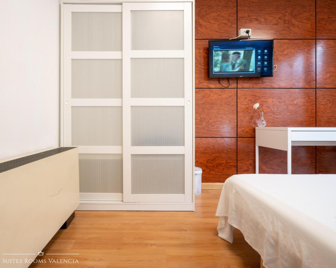 Pension MonaLisa Luxury Suites Valence Extérieur photo