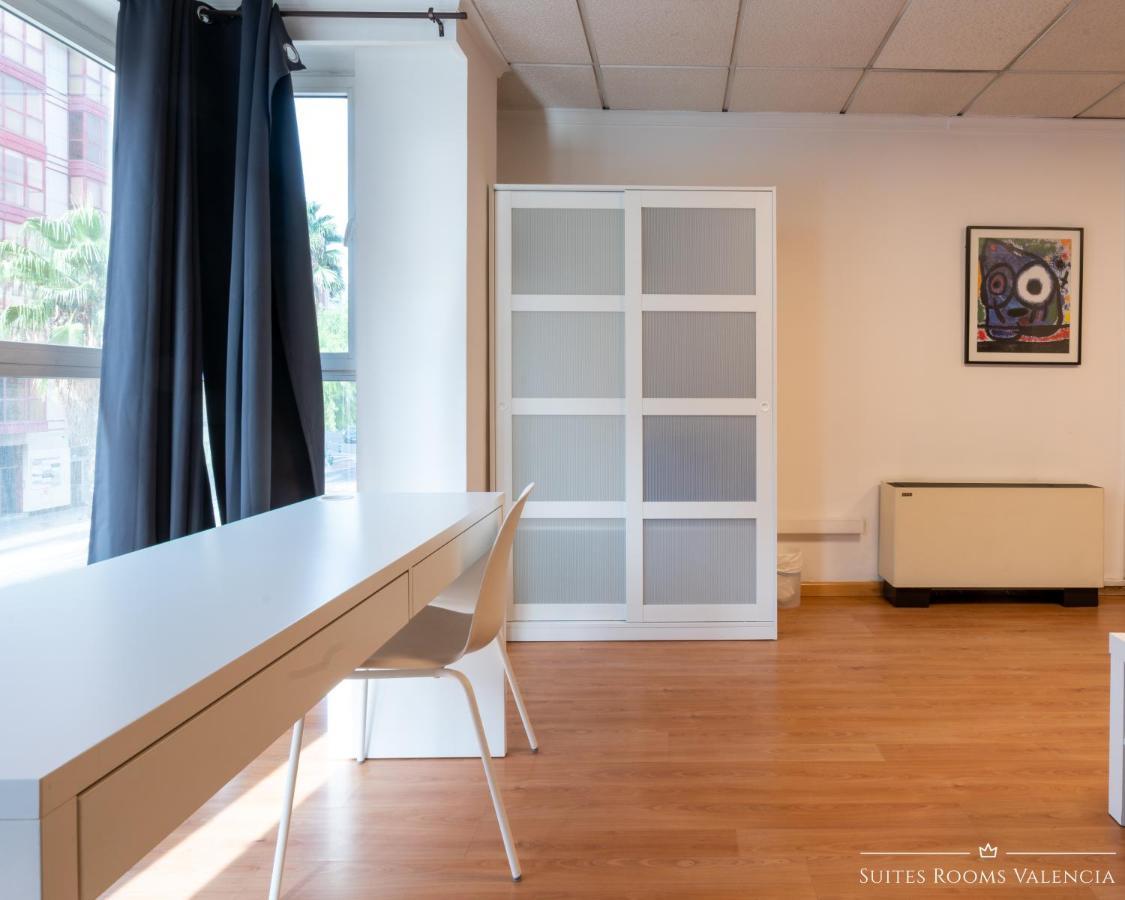 Pension MonaLisa Luxury Suites Valence Extérieur photo