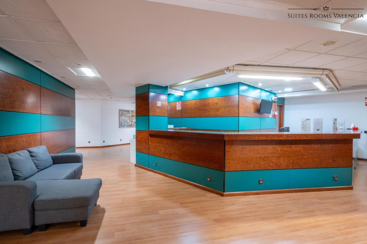 Pension MonaLisa Luxury Suites Valence Extérieur photo