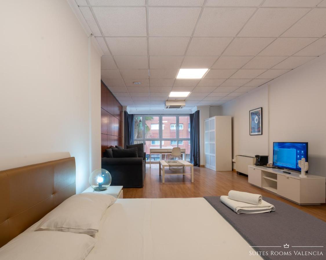 Pension MonaLisa Luxury Suites Valence Extérieur photo
