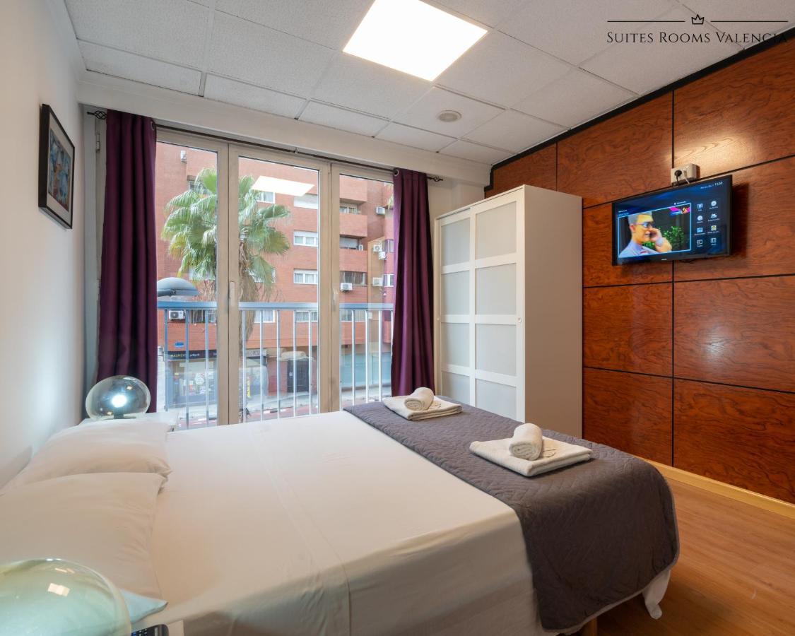Pension MonaLisa Luxury Suites Valence Extérieur photo