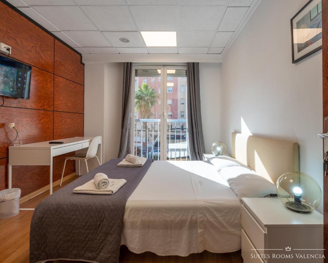 Pension MonaLisa Luxury Suites Valence Extérieur photo