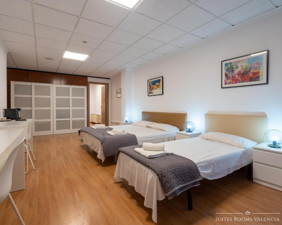 Pension MonaLisa Luxury Suites Valence Extérieur photo