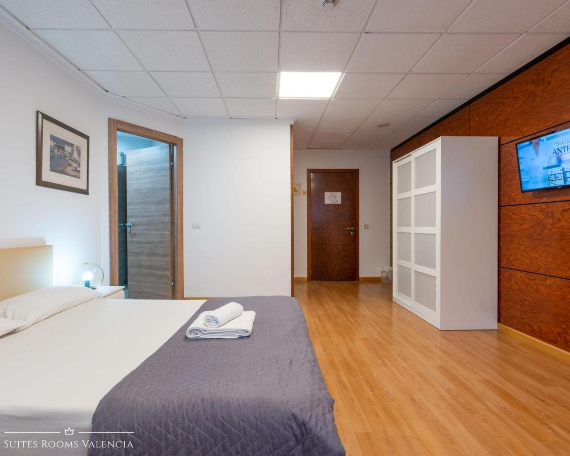 Pension MonaLisa Luxury Suites Valence Extérieur photo