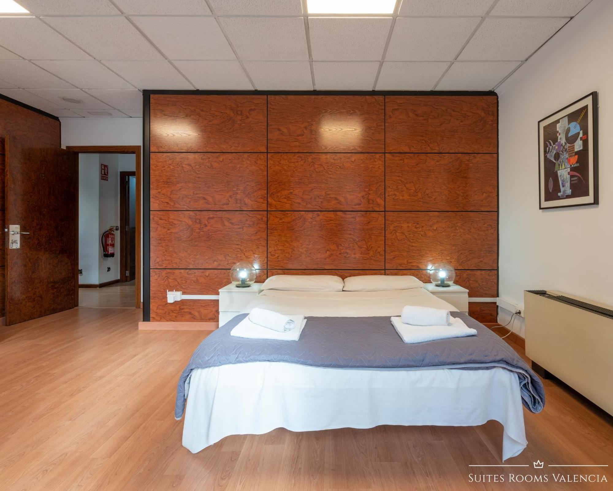 Pension MonaLisa Luxury Suites Valence Extérieur photo