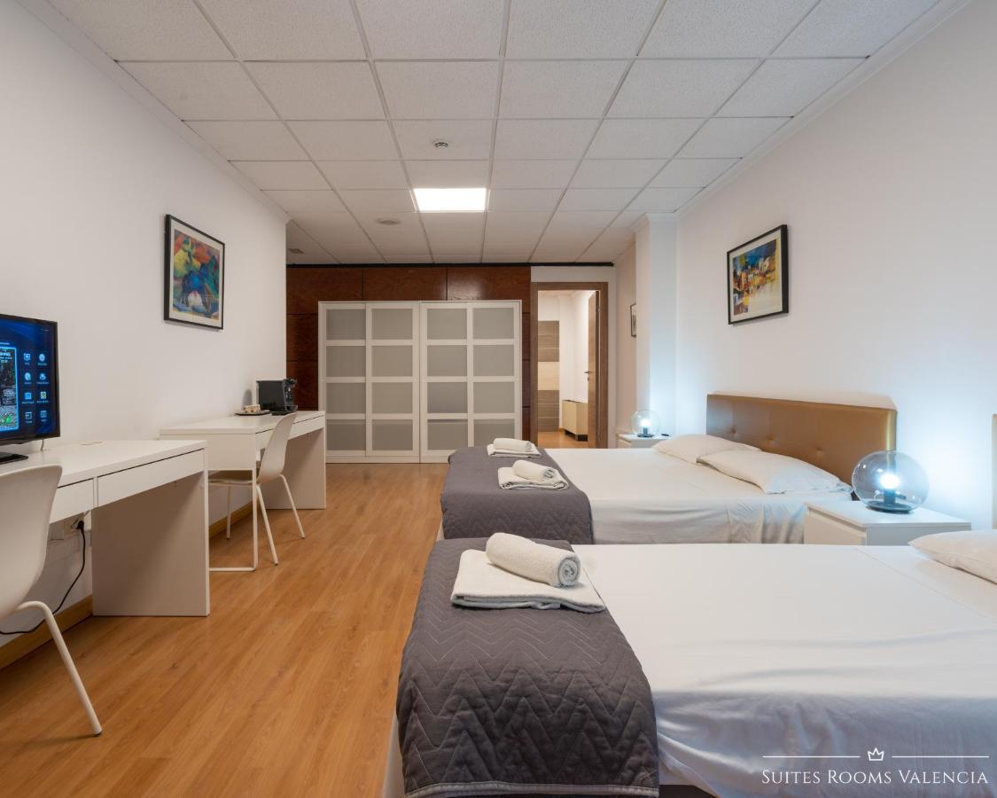 Pension MonaLisa Luxury Suites Valence Extérieur photo