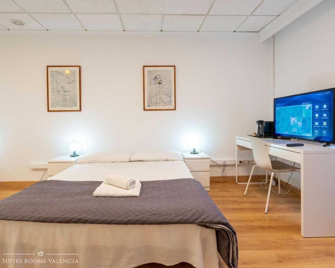 Pension MonaLisa Luxury Suites Valence Extérieur photo