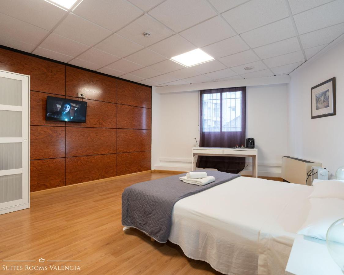Pension MonaLisa Luxury Suites Valence Extérieur photo
