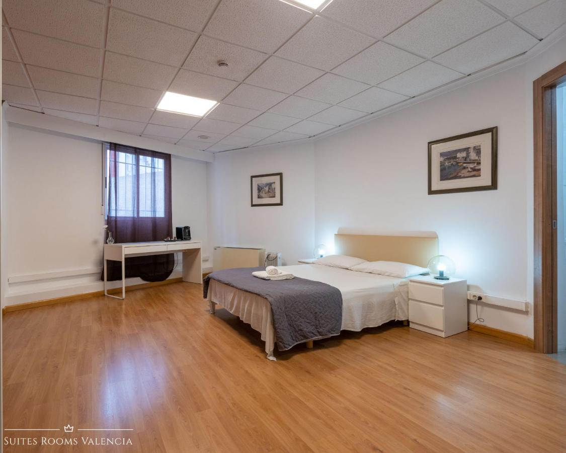 Pension MonaLisa Luxury Suites Valence Extérieur photo
